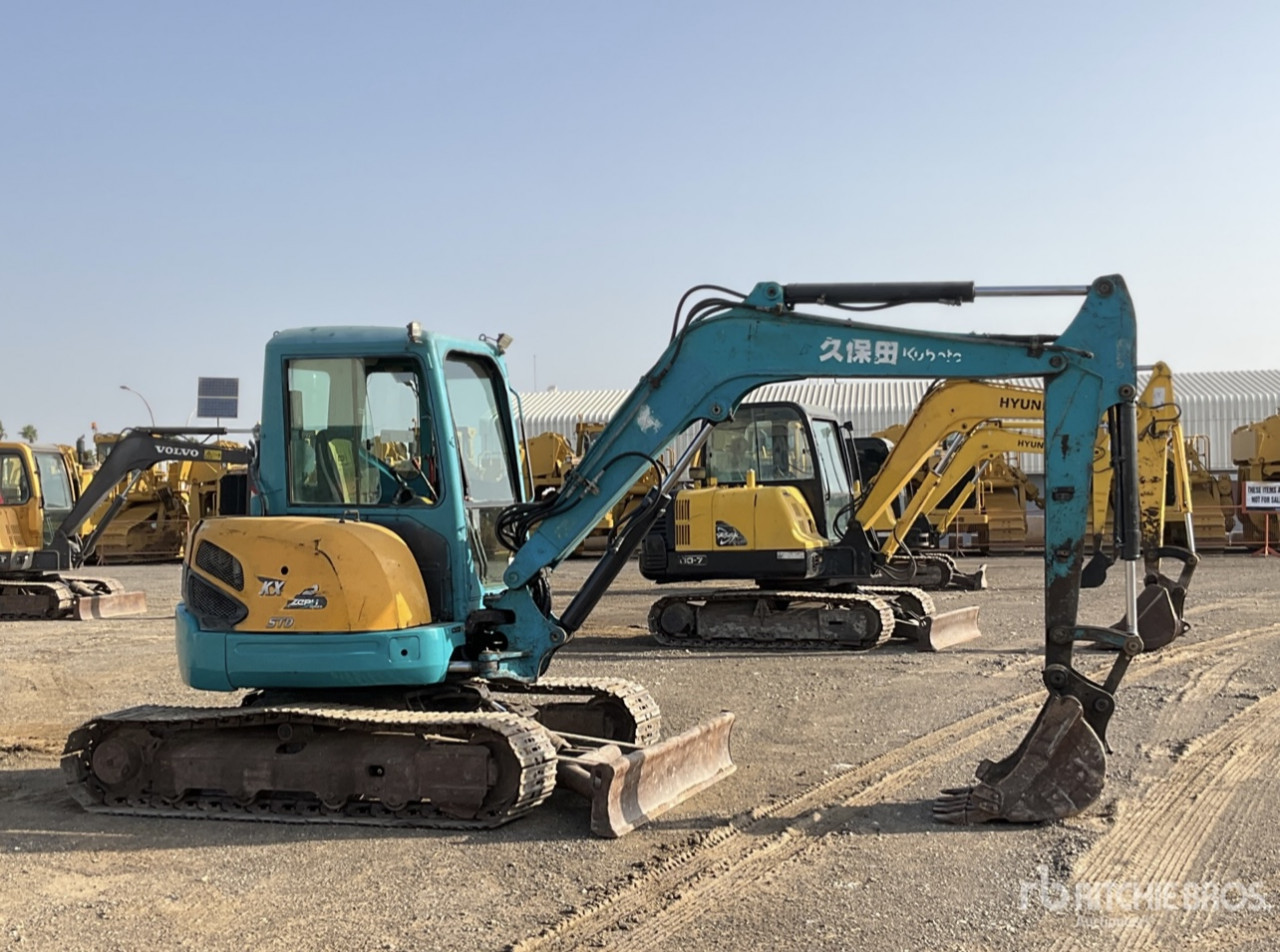 Mini excavator, Camions - Autobus, Conakry