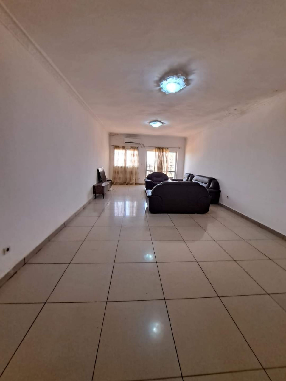 APPARTEMENT À LOUER À KALOUM, Autres Immobiliers, Conakry