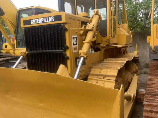 Caterpillar sur commande, Autres Véhicules, Conakry
