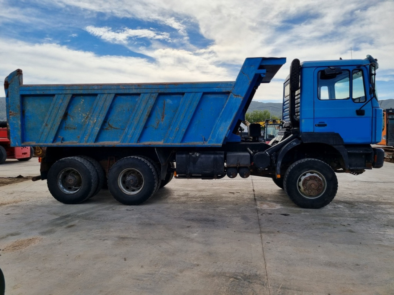 Camions MAN 33.364, Camions - Autobus, Conakry