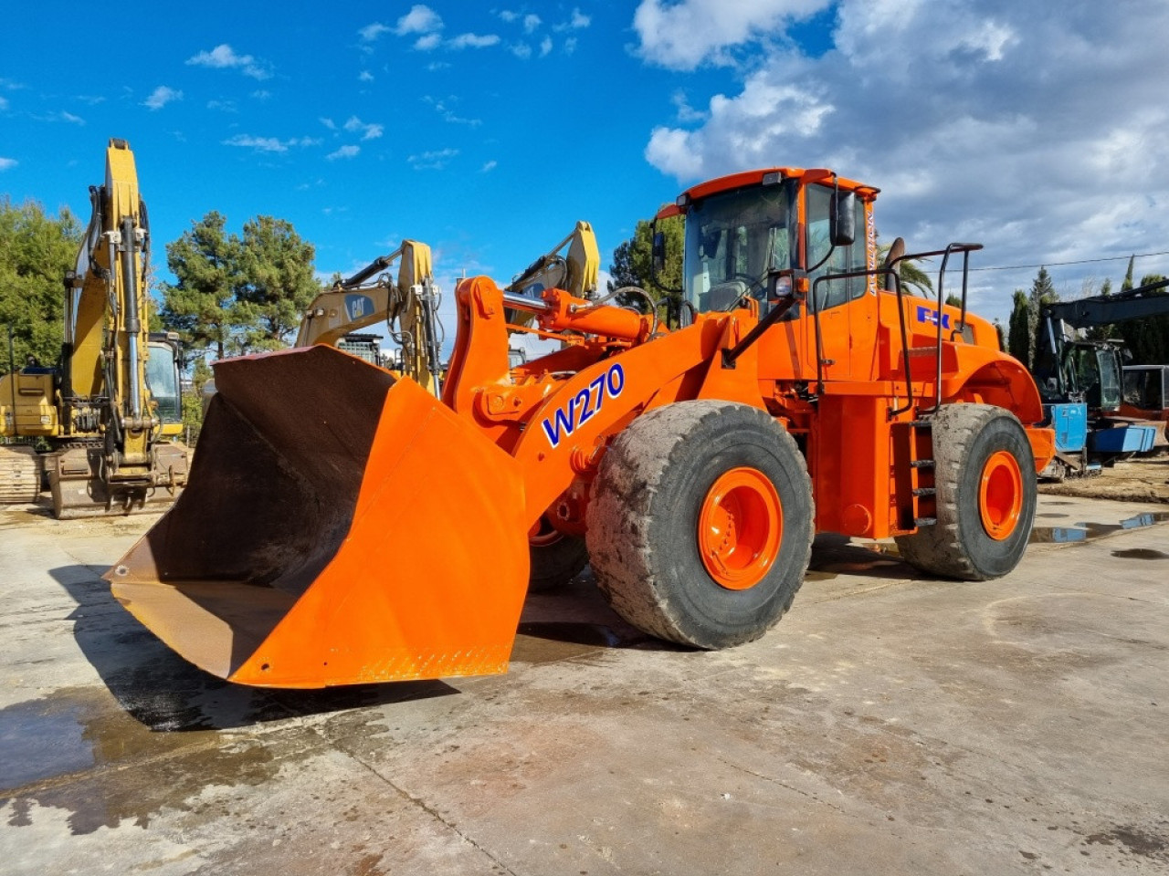 FIAT KOBELCO W270 ÉVOLUTION  CHARGEUR, Autres Véhicules, Conakry