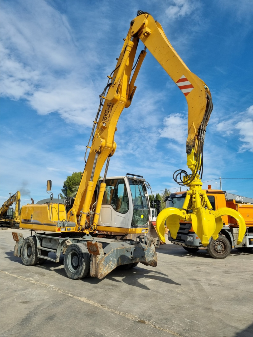 PELLE INDUSTRIELLE LIEBHERR A 904, Autres Véhicules, Conakry