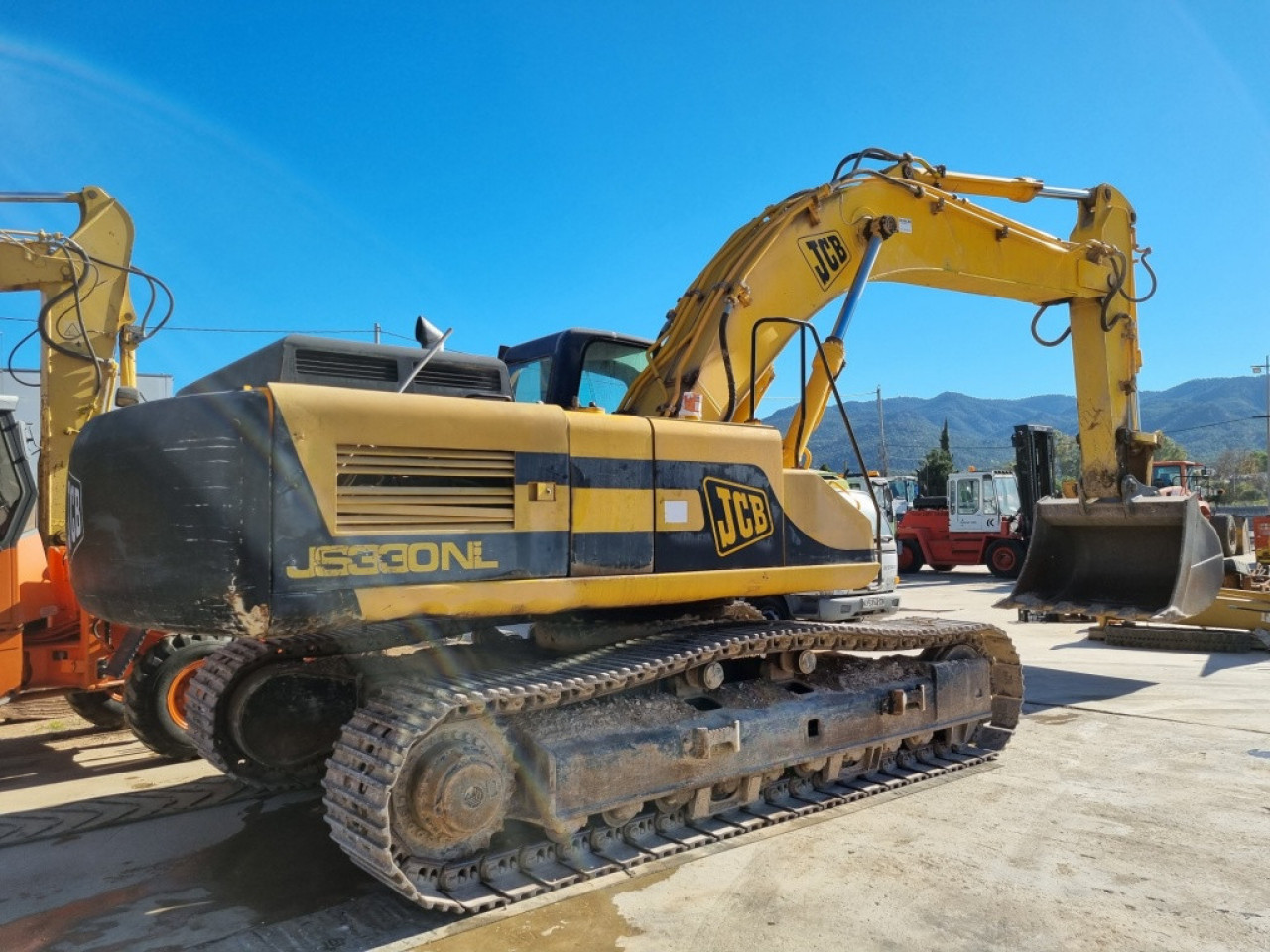 JCB JS330NL, Autres Véhicules, Conakry