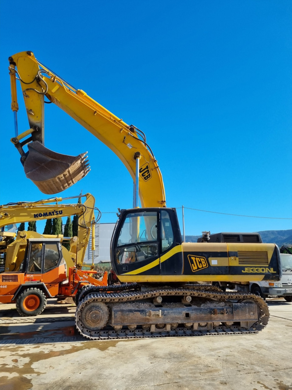 JCB JS330NL, Autres Véhicules, Conakry