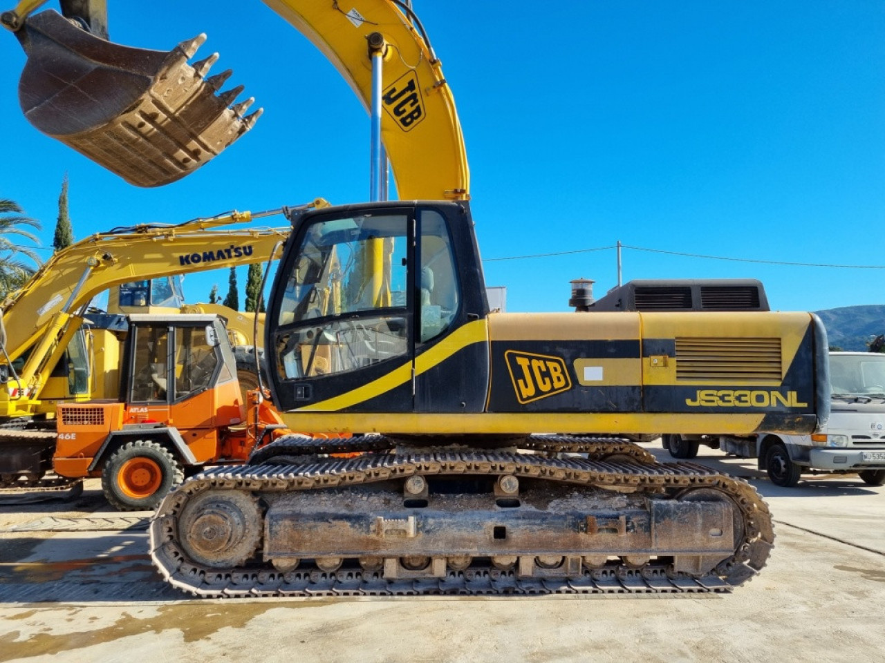 JCB JS330NL, Autres Véhicules, Conakry