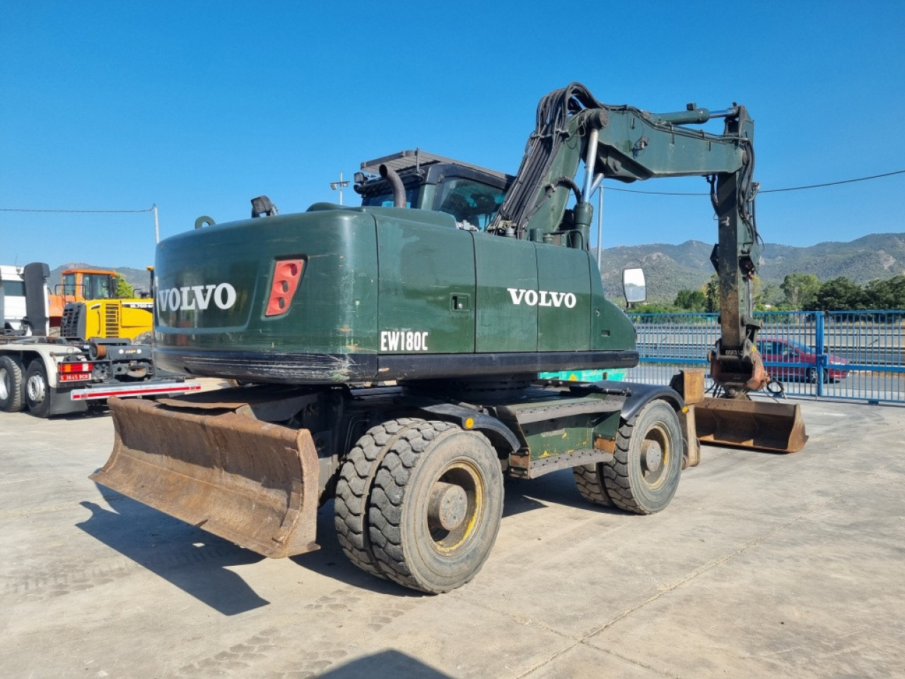 VOLVOEW180C, Autres Véhicules, Conakry