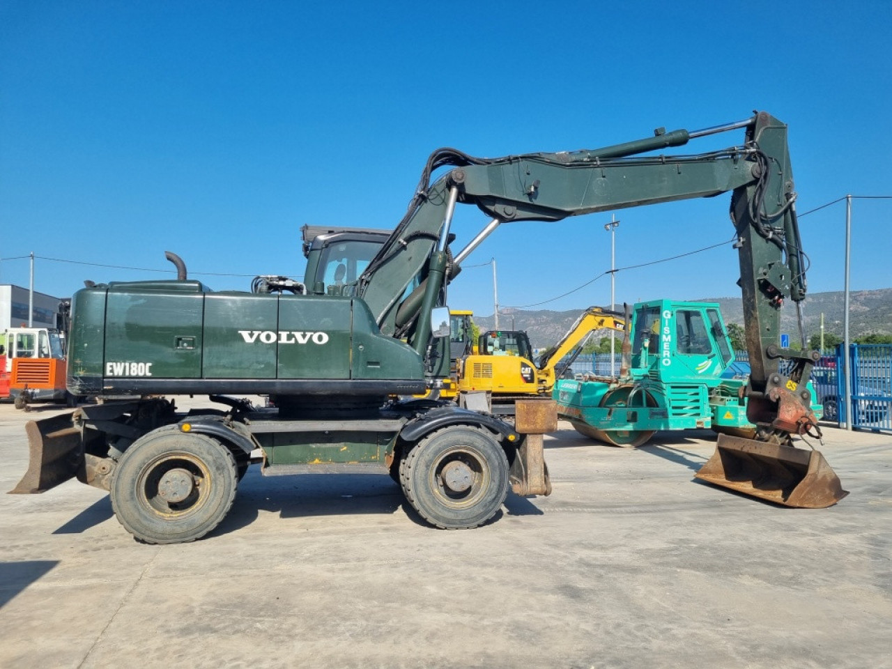 VOLVOEW180C, Autres Véhicules, Conakry