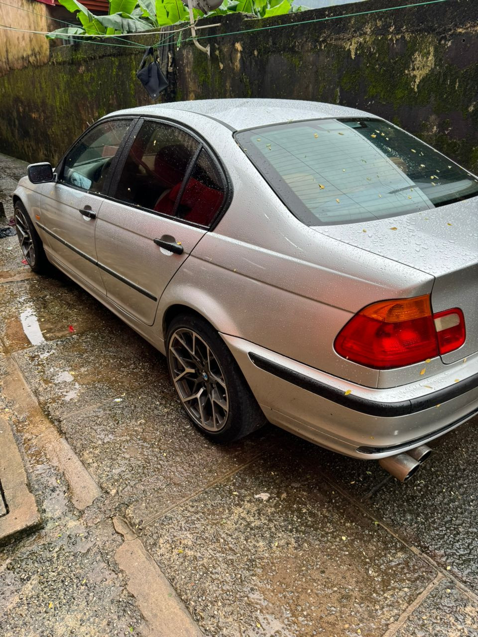 BMW 316, Voitures, Conakry