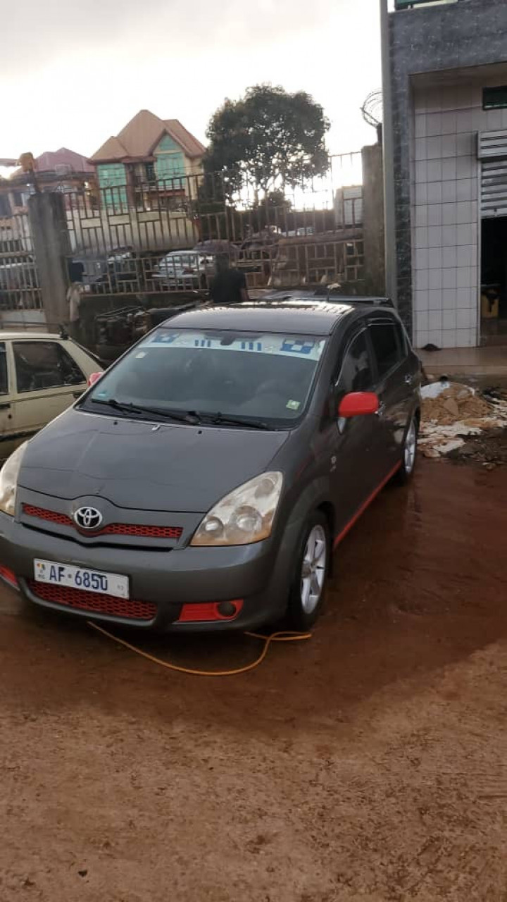 TOYOTA Verso, Voitures, Conakry