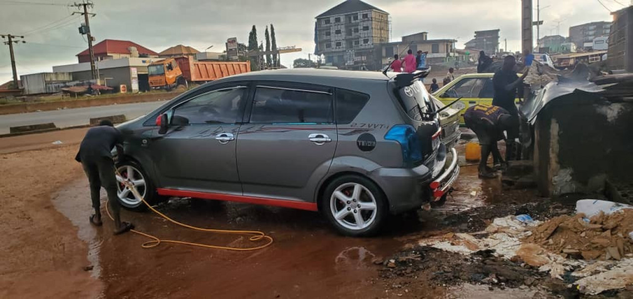 TOYOTA Verso, Voitures, Conakry