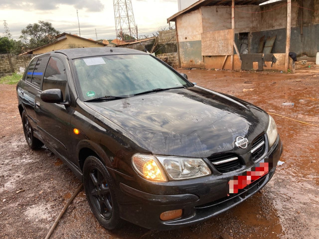 NISSAN ALMERA ESSENCE MANUELLE CLIMATISÉE ET TRÈS BON, Voitures, Conakry