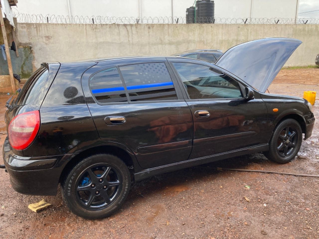 NISSAN ALMERA ESSENCE MANUELLE CLIMATISÉE ET TRÈS BON, Voitures, Conakry