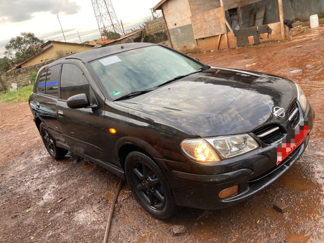 NISSAN ALMERA ESSENCE MANUELLE CLIMATISÉE ET TRÈS BON, Voitures, Conakry