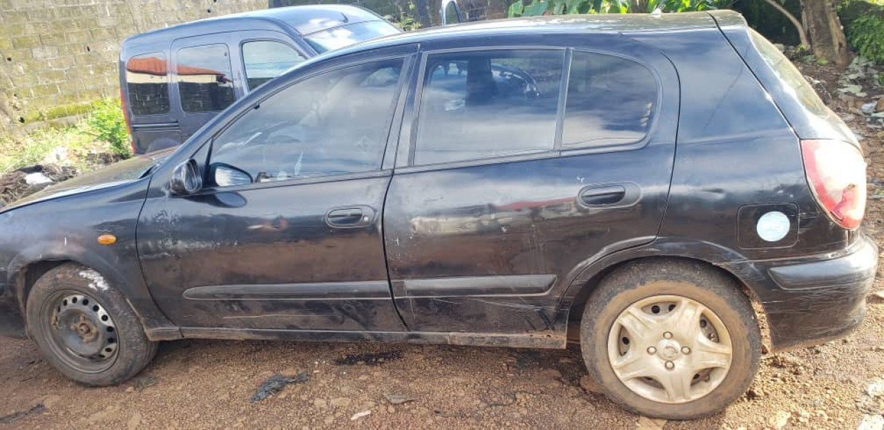 Nissan Almera, Voitures, Conakry