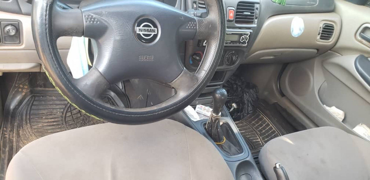 Nissan Almera, Voitures, Conakry