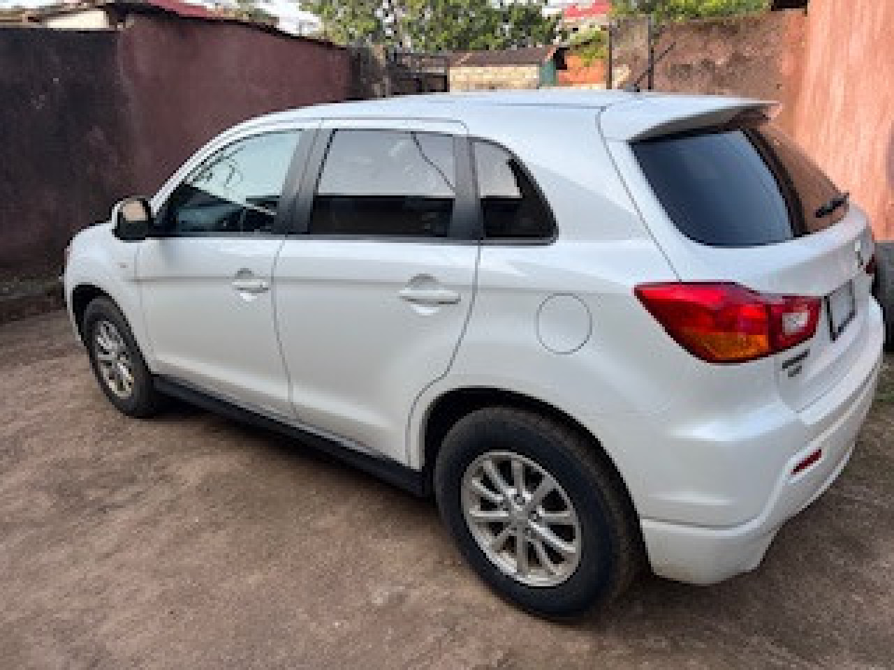 Mitsubishi RVR, Voitures, Conakry