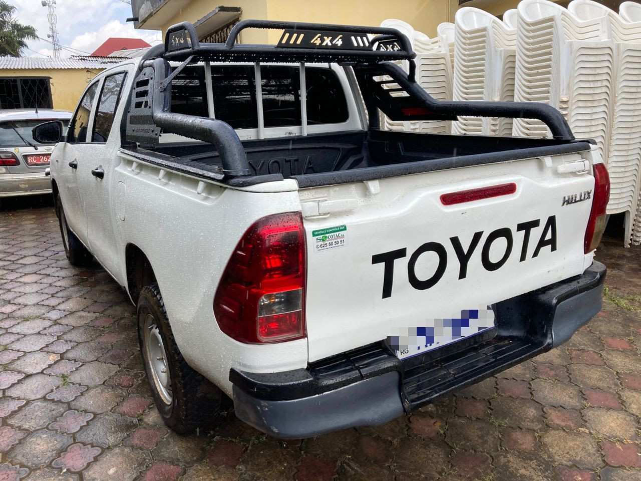 TOYOTA HILUX 2017 EN TRÈS BON ÉTAT DIESEL MANUELLE CLIM, Voitures, Conakry