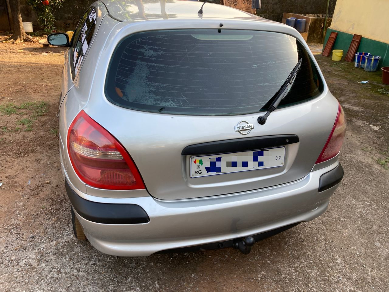 NISSAN ALMERA ESSENCE ⛽️ MANUELLE CLIMATISÉE TRÈS PROPR, Voitures, Conakry