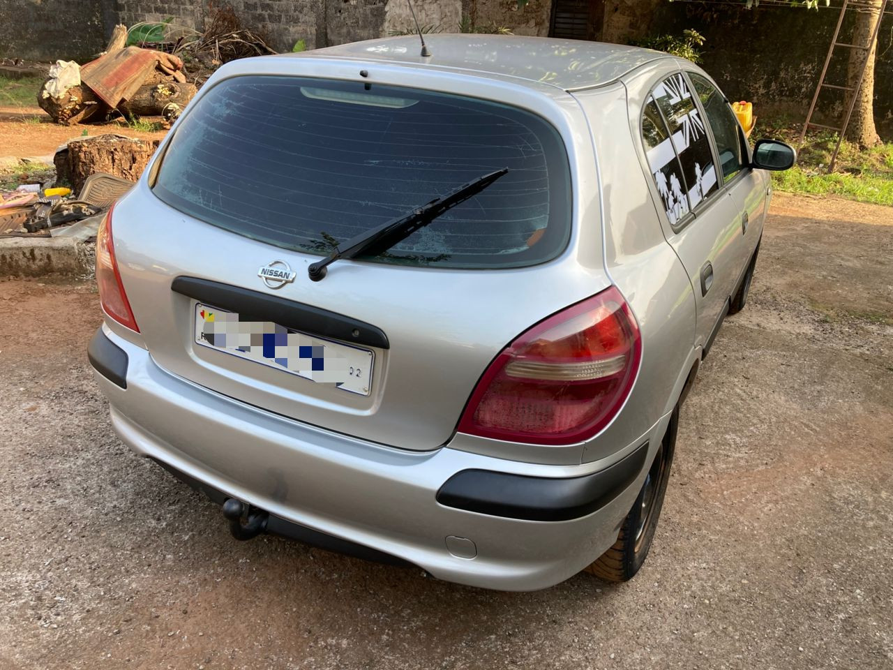 NISSAN ALMERA ESSENCE ⛽️ MANUELLE CLIMATISÉE TRÈS PROPR, Voitures, Conakry