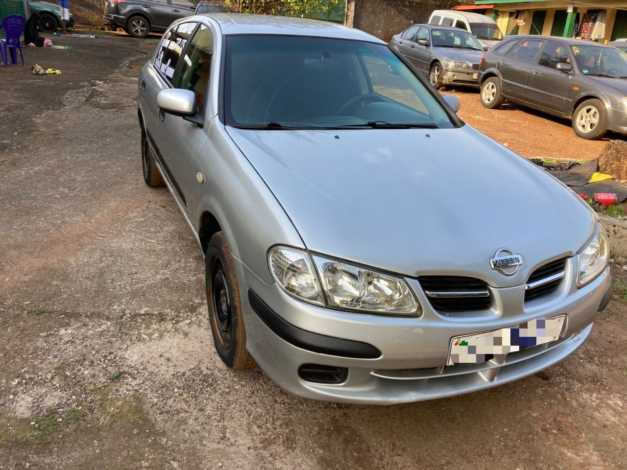 NISSAN ALMERA ESSENCE ⛽️ MANUELLE CLIMATISÉE TRÈS PROPR, Voitures, Conakry