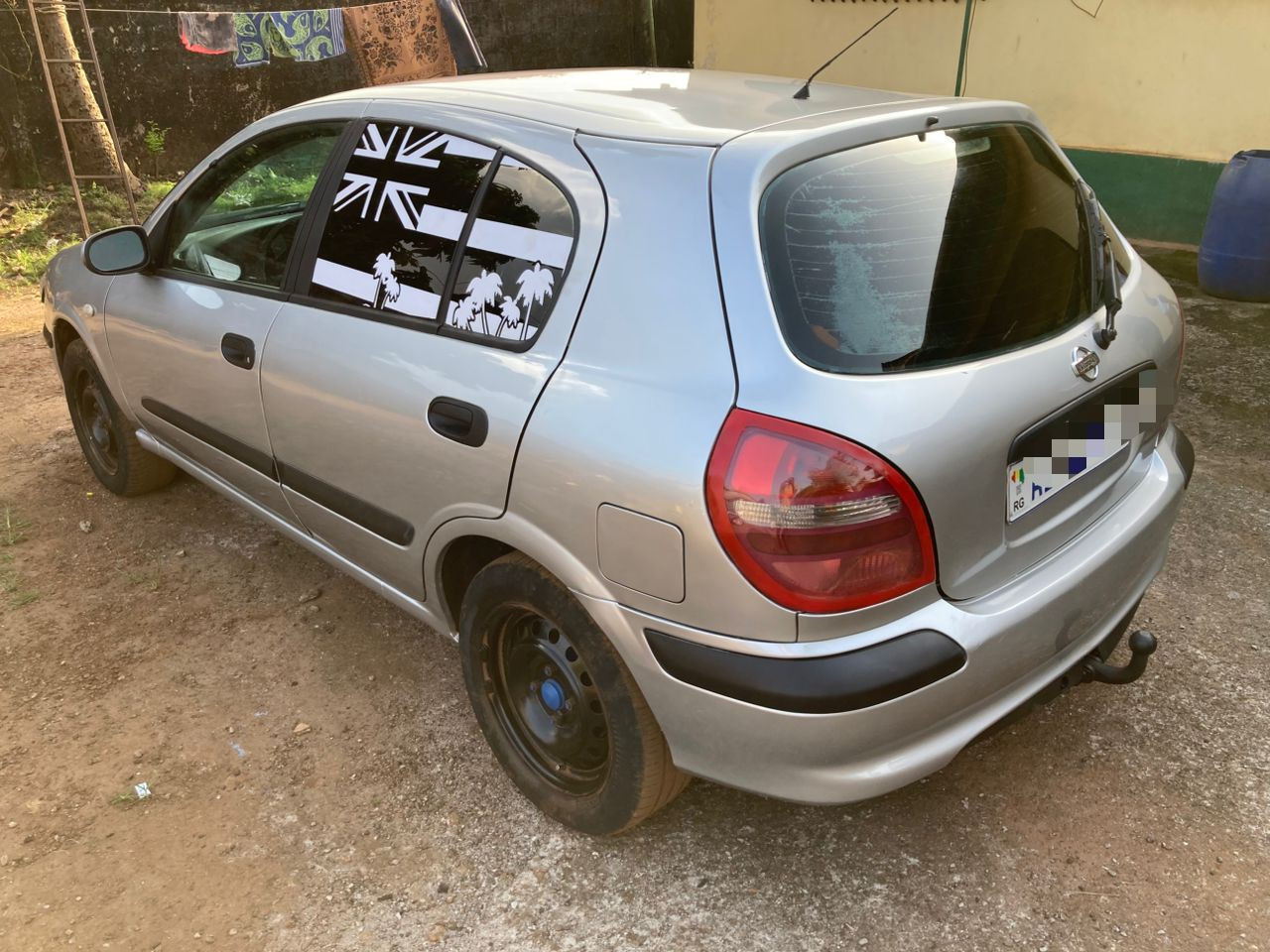 NISSAN ALMERA ESSENCE ⛽️ MANUELLE CLIMATISÉE TRÈS PROPR, Voitures, Conakry