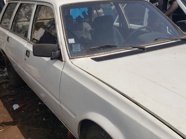 Peugeot 505, Voitures, Conakry
