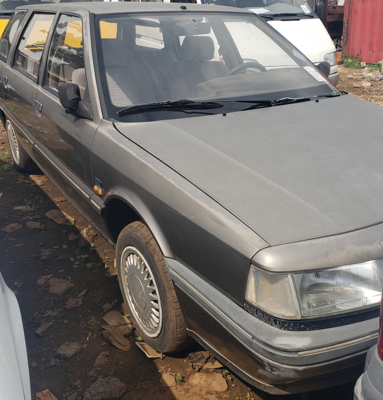 RENAULT 21, Voitures, Conakry