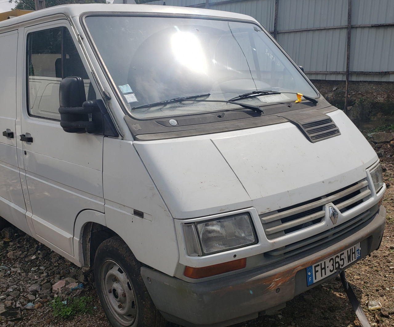 RENAULT TRAFIC, Voitures, Conakry