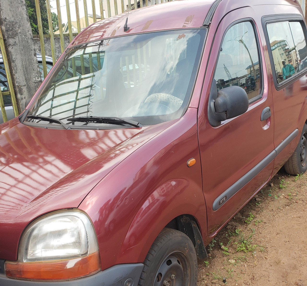 RENAULT KANGOO, Voitures, Conakry