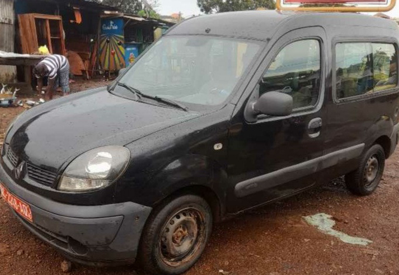 RENAULT KANGOO, Voitures, Conakry