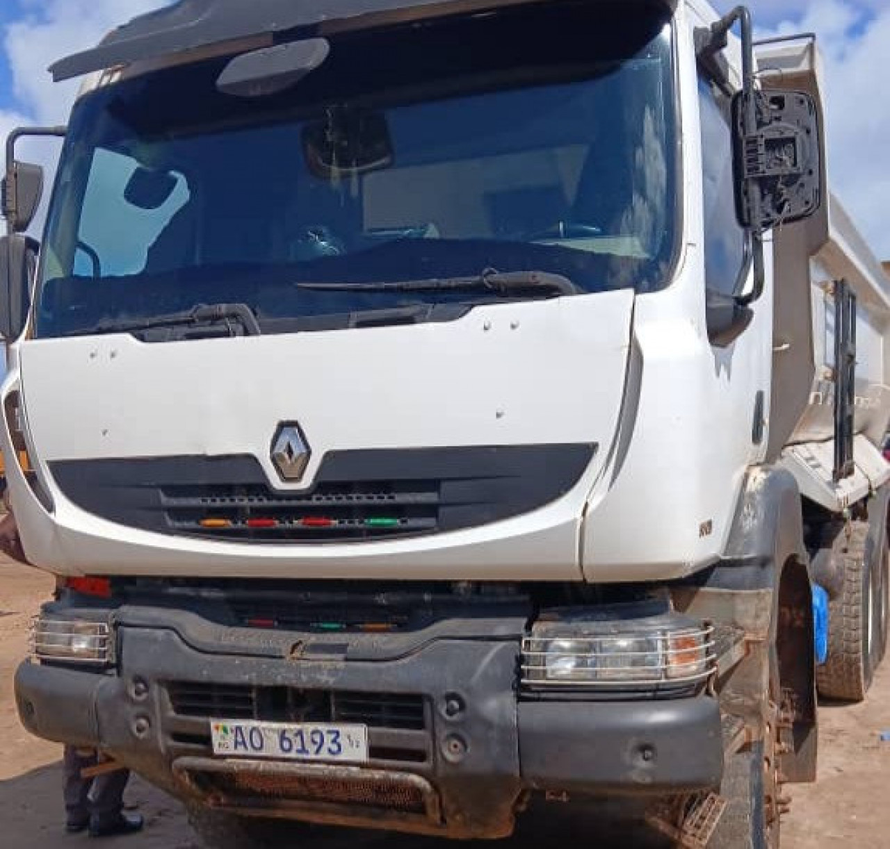 RENAULT KERAX, Camions - Autobus, Conakry