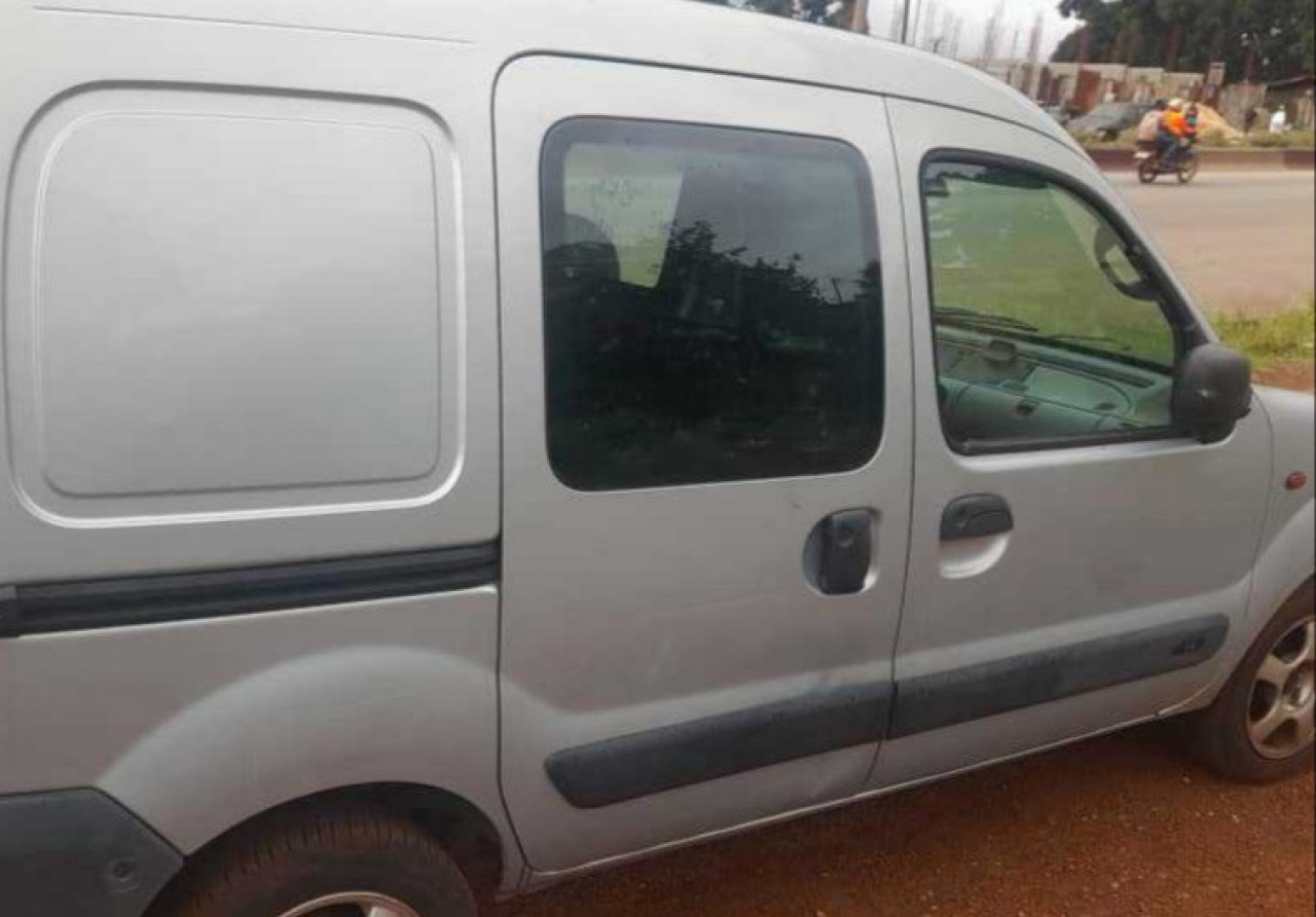 RENAULT KANGOO, Voitures, Conakry