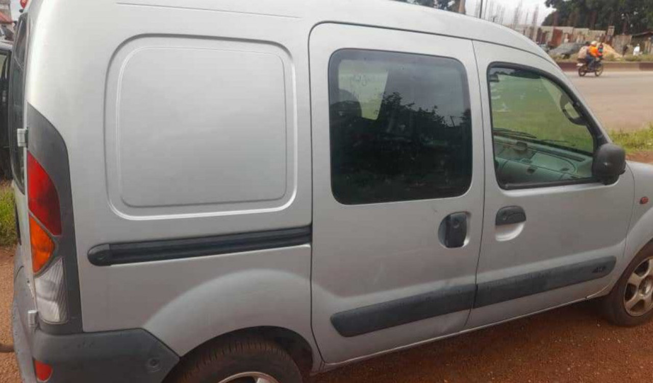 RENAULT KANGOO, Voitures, Conakry