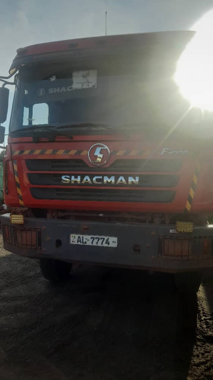 Shacman, Camions - Autobus, Conakry