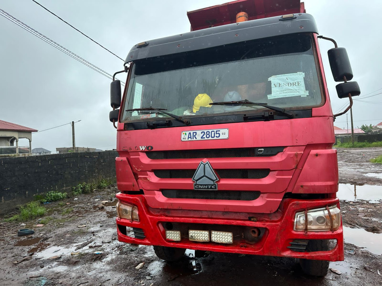 CAMION BENNE SHACMAN, Camions - Autobus, Conakry