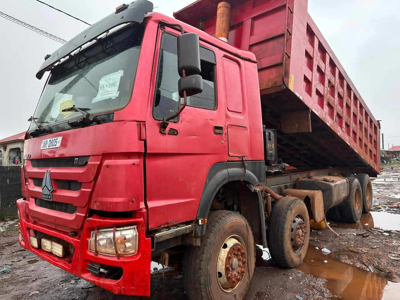 CAMION BENNE SHACMAN, Camions - Autobus, Conakry