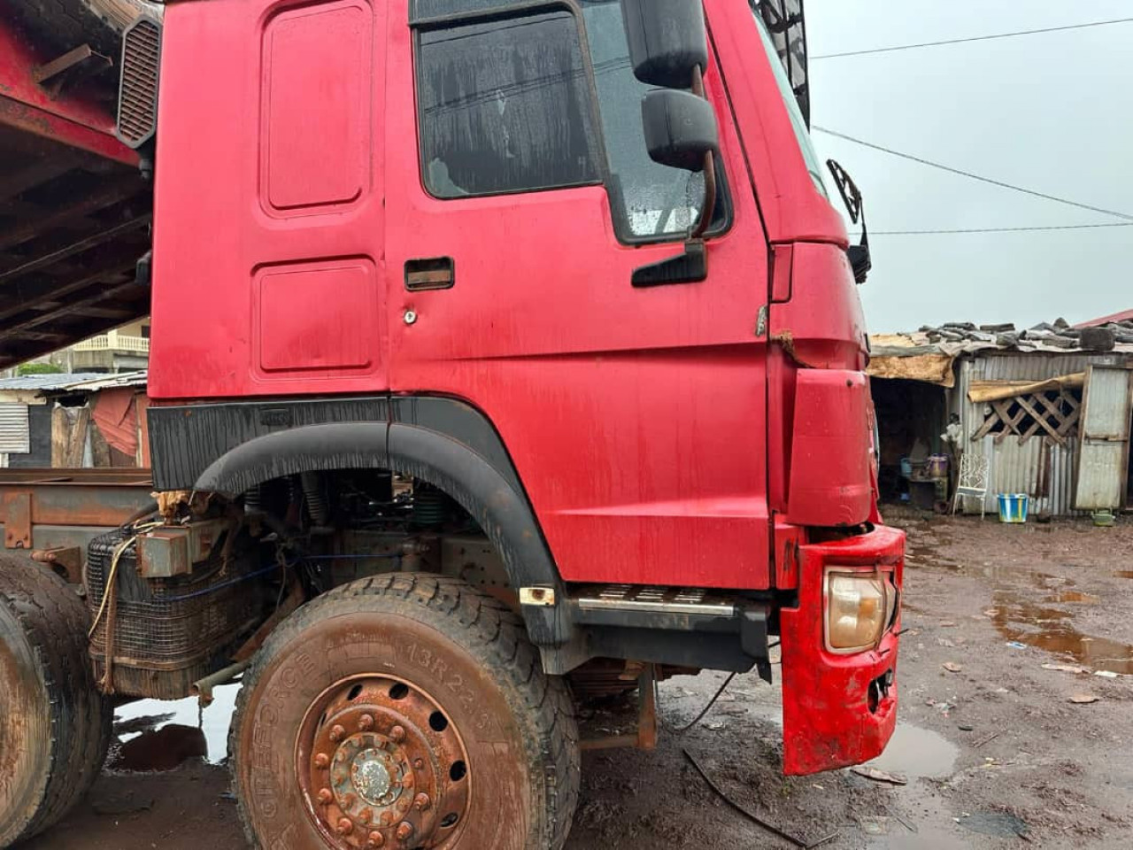 CAMION BENNE SHACMAN, Camions - Autobus, Conakry