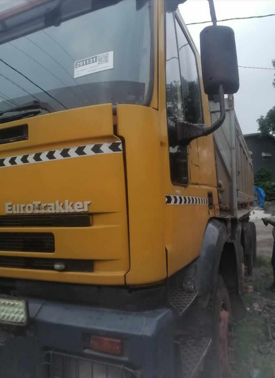 IVECO, Camions - Autobus, Conakry