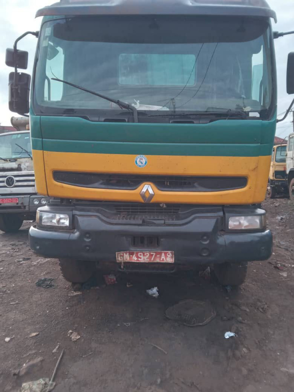 RENAULT KERAX, Camions - Autobus, Conakry