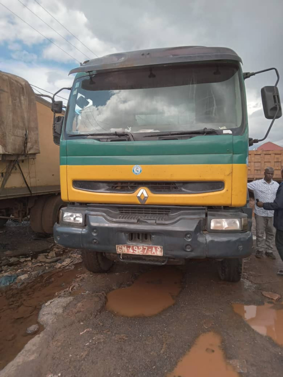 RENAULT KERAX, Camions - Autobus, Conakry