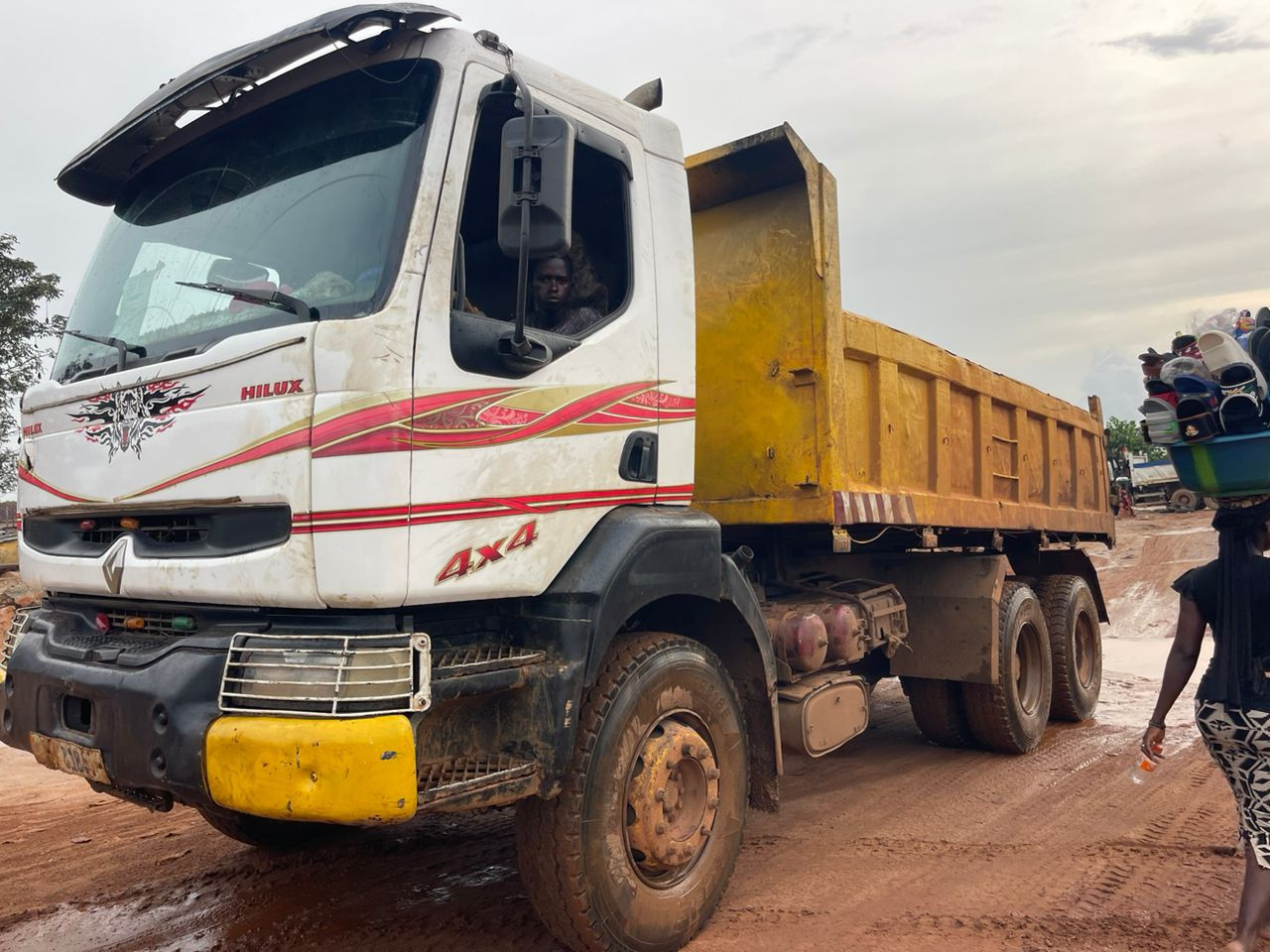 RENAULT KERAX, Camions - Autobus, Conakry