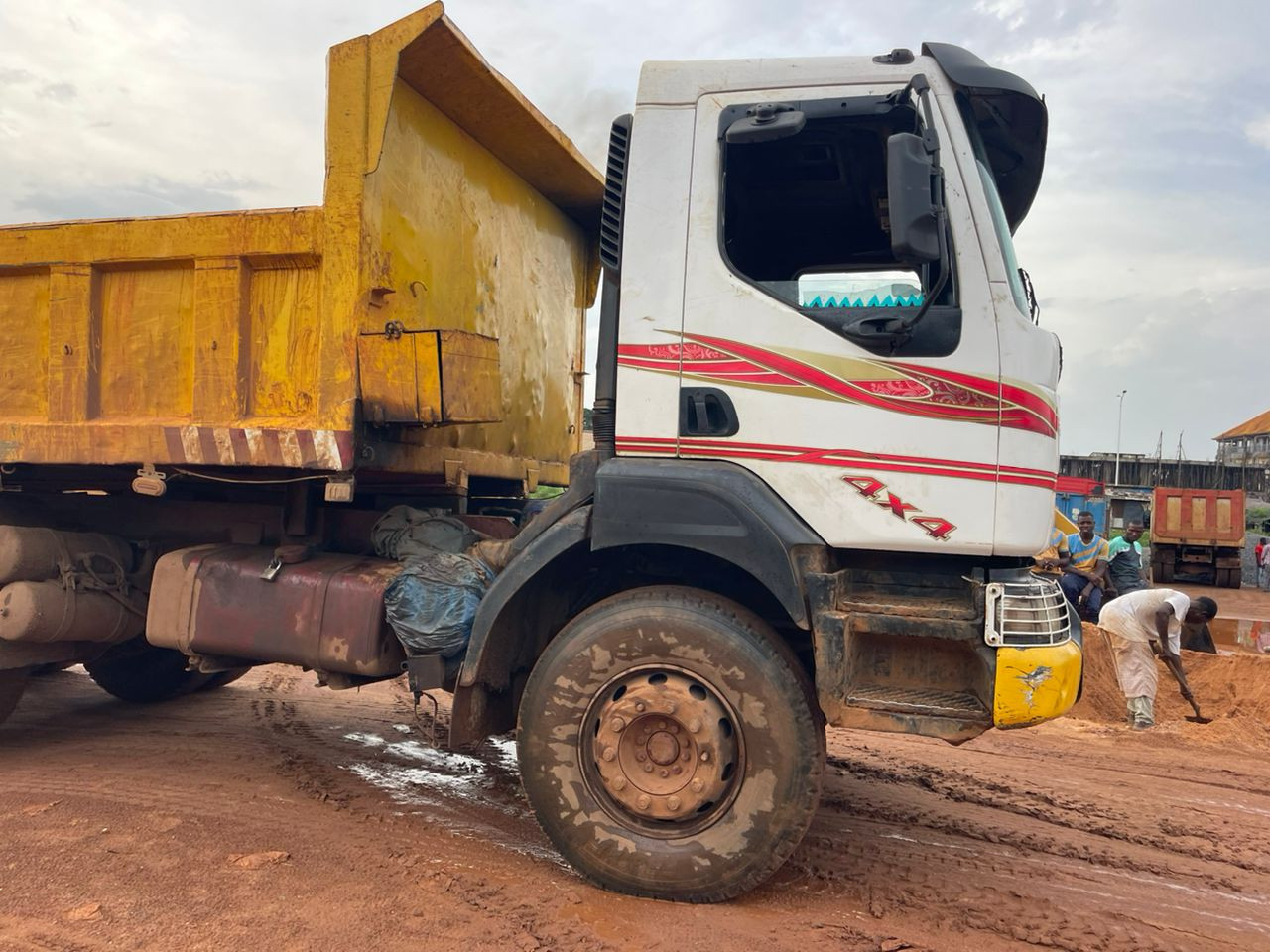 RENAULT KERAX, Camions - Autobus, Conakry