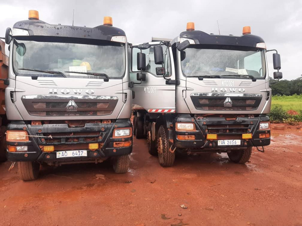 CAMIONS SINOTRUCK, Remorques - Conteneurs, Conakry