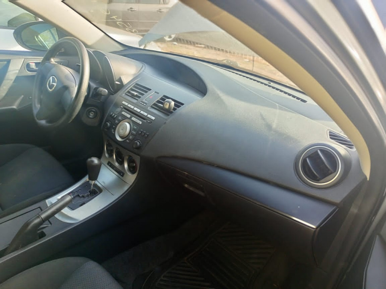 Mazda3, Voitures, Conakry