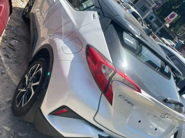 Toyota CHR, Voitures, Conakry