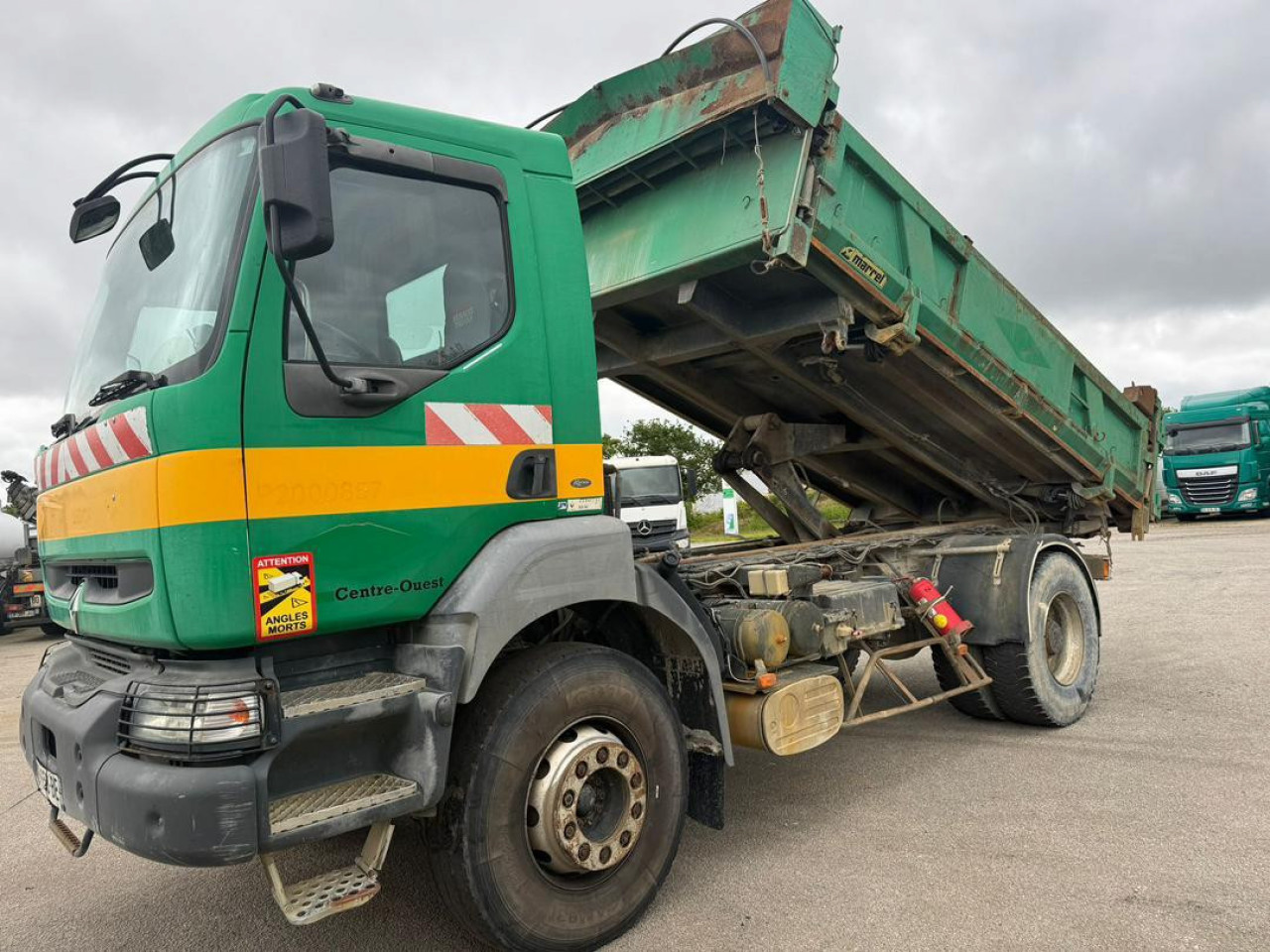 RENAULT KERAX, Camions - Autobus, Conakry