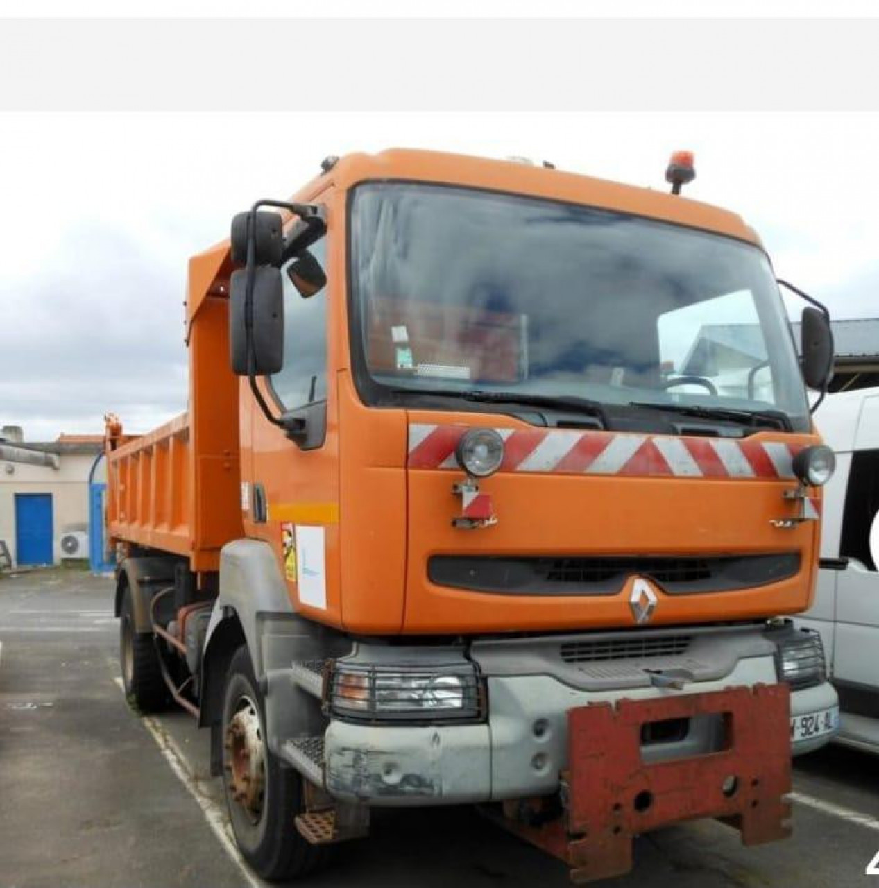 RENAULT KERAX, Camions - Autobus, Conakry