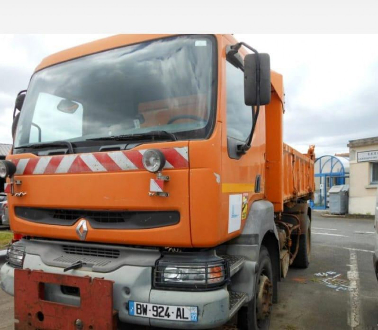 RENAULT KERAX, Camions - Autobus, Conakry