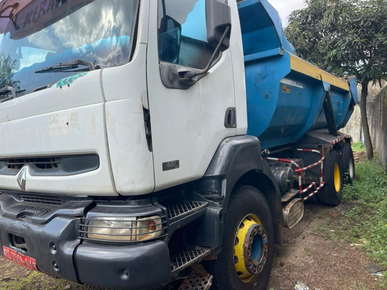 RENAULT KERAX, Camions - Autobus, Conakry