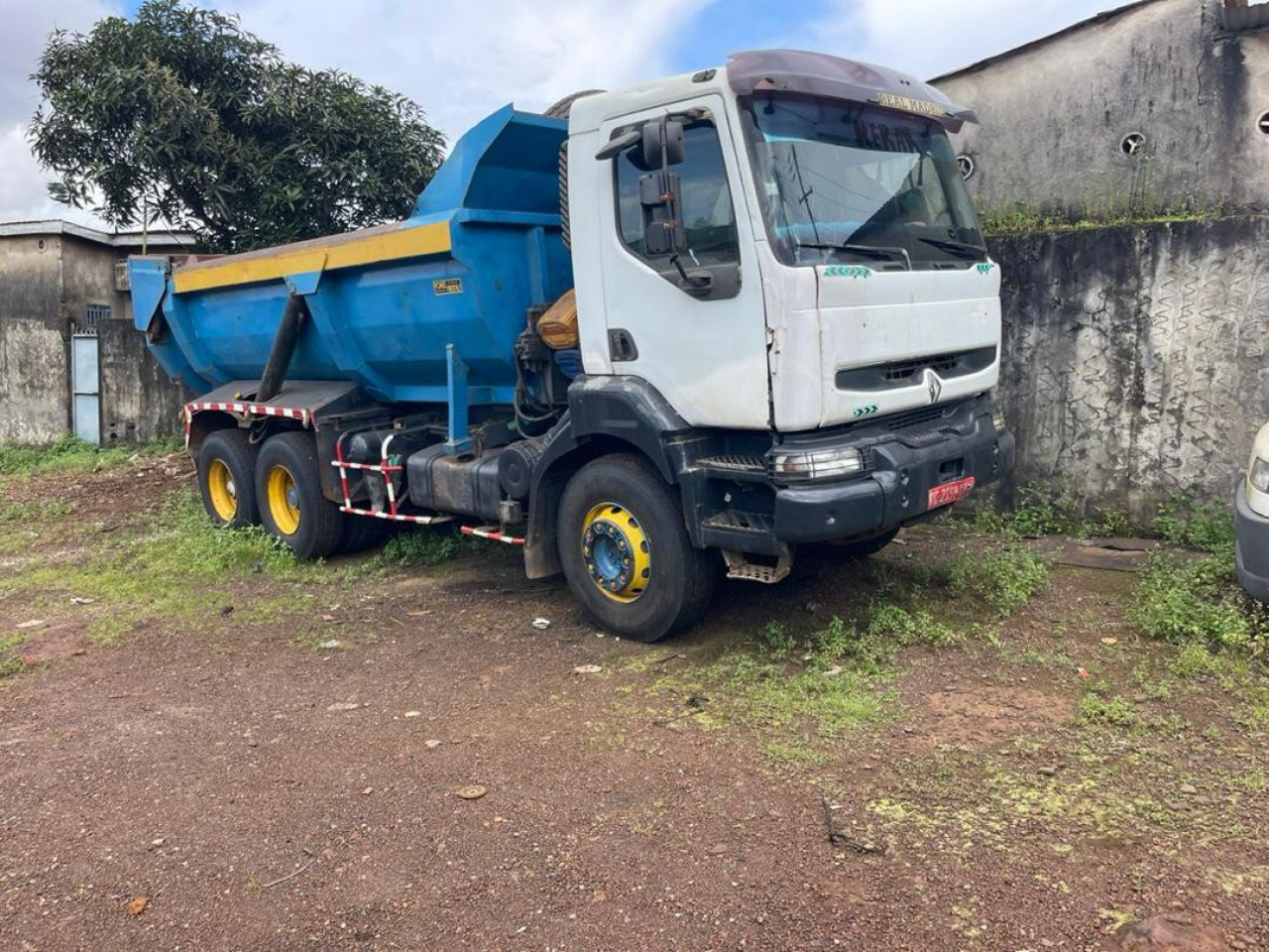 RENAULT KERAX, Camions - Autobus, Conakry